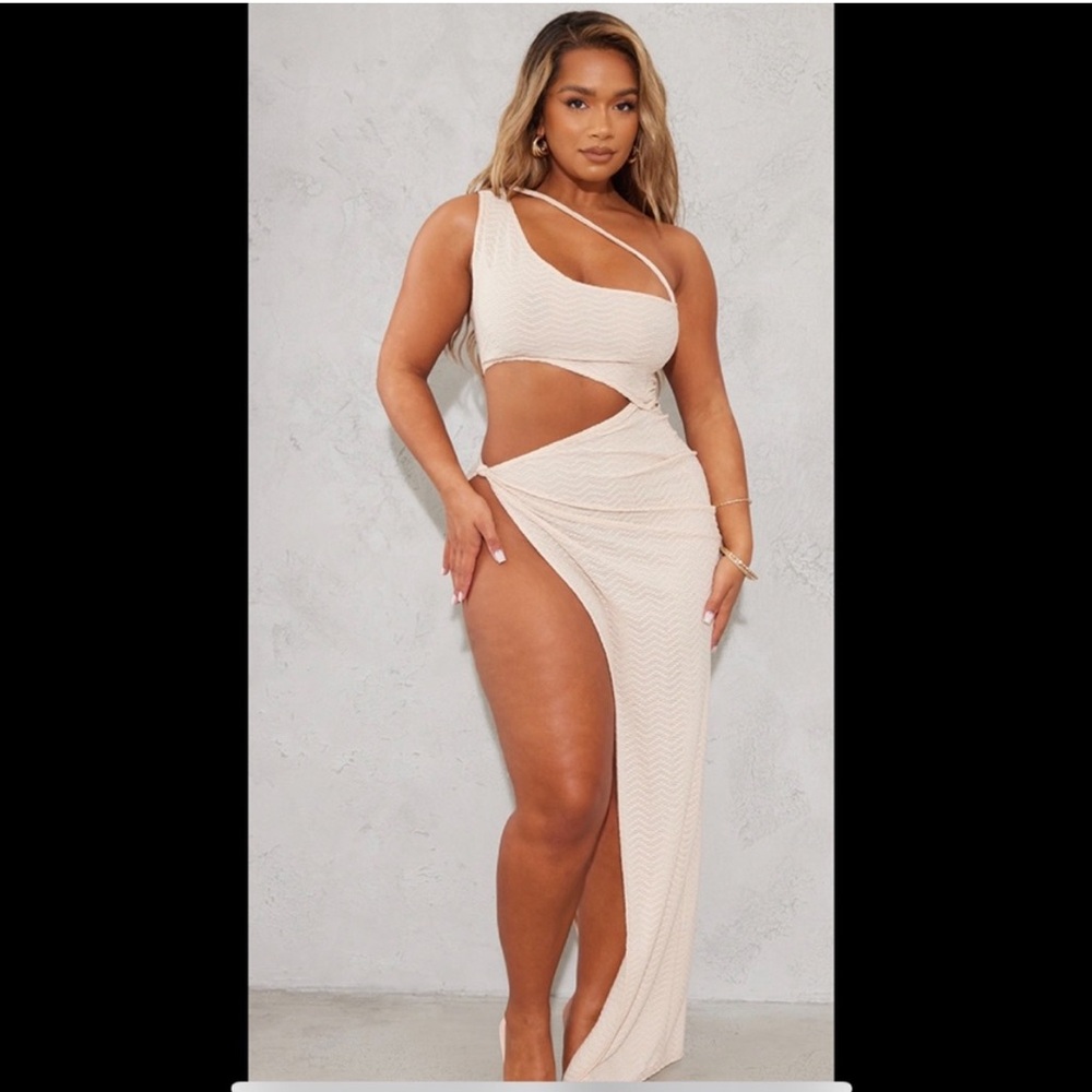 Chic One-Shoulder Cutout Maxi Dress